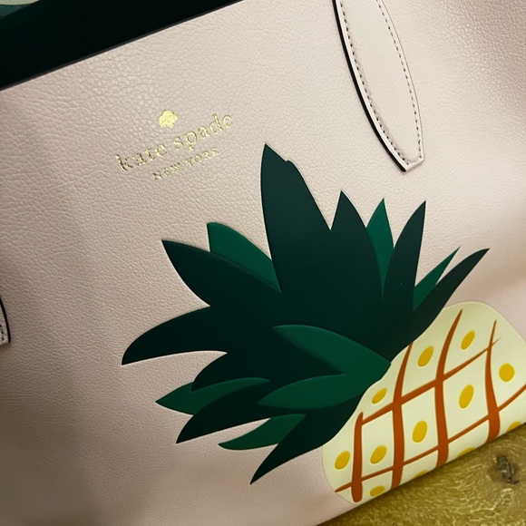Kate spade pineapple purse with wallet - Picture 2 of 6